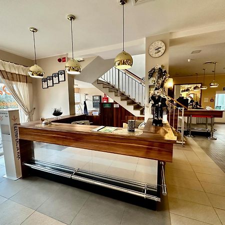 Hotel Pod Debami Остров Велкополски Екстериор снимка