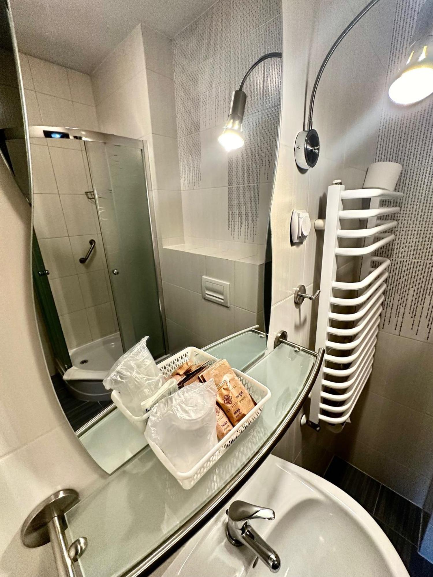Hotel Pod Debami Остров Велкополски Екстериор снимка