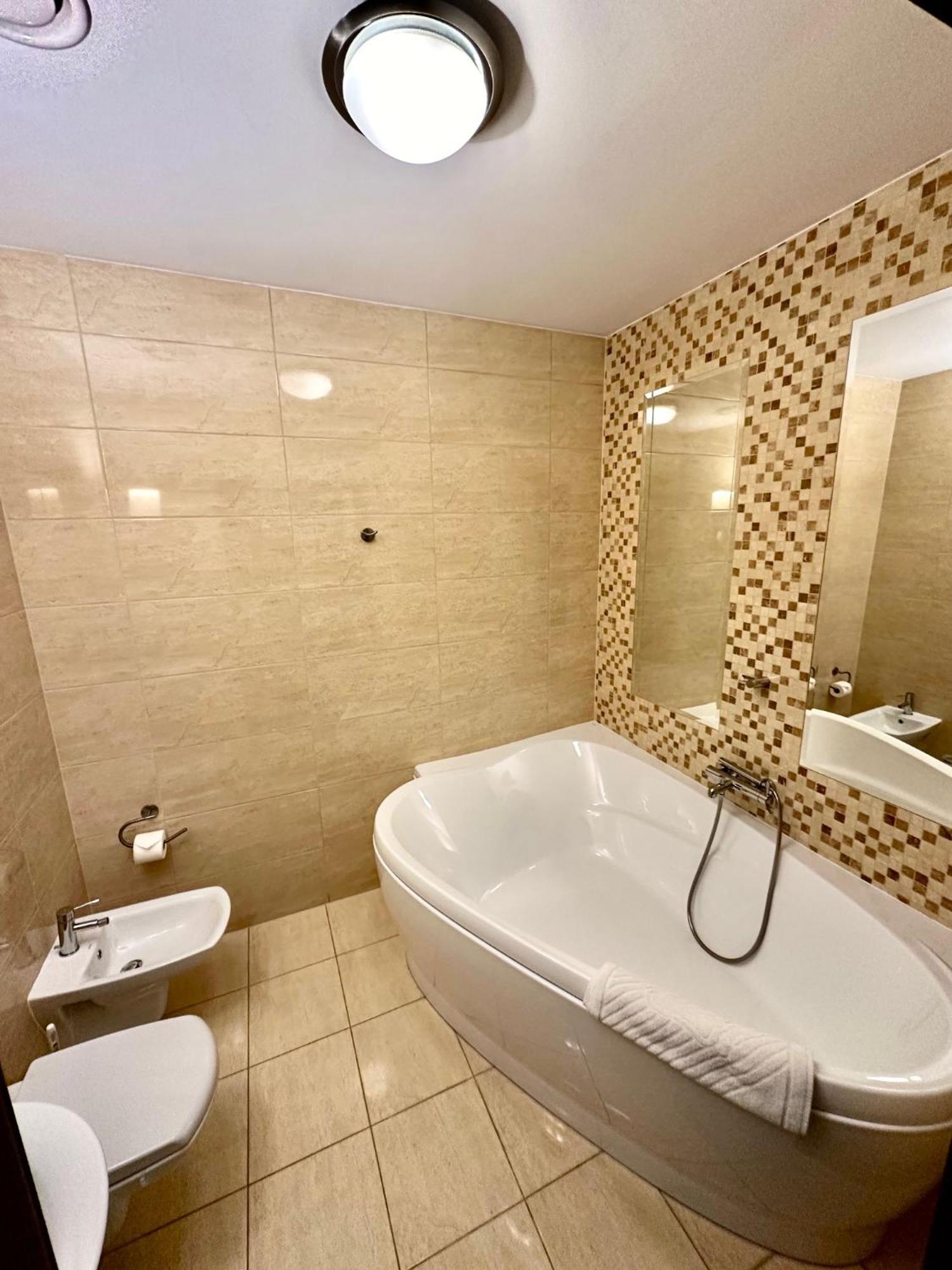 Hotel Pod Debami Остров Велкополски Екстериор снимка